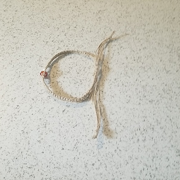 Hemp Anklet with mushroom pendant - Picture 3 of 8